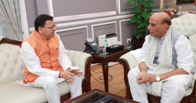 मुख्यमंत्री पुष्कर सिंह धामी ने नई दिल्ली में केंद्रीय रक्षा मंत्री राजनाथ सिंह से की मुलाकात