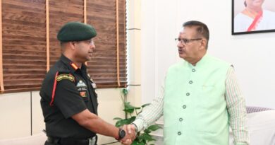 सैनिक कल्याण मंत्री गणेश जोशी से मिले इको गढ़वाल राइफल्स के कमान अधिकारी