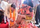 सीएम धामी ने ओम पुल में आयोजित कार्यक्रम में शिवभक्त कांवड़ियों के चरण धोकर किया स्वागत