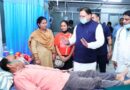मुख्यमंत्री पुष्कर सिंह धामी ने पत्रकार मोहन भुलानी से अस्पताल में की मुलाकात