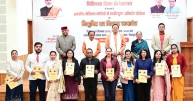मुख्यमंत्री पुष्कर सिंह धामी ने 142 नवनियुक्त असिस्टेंट प्रोफेसरों को सौंपे नियुक्ति पत्र