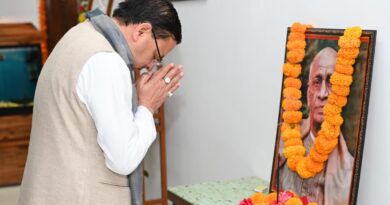 CM धामी ने लौहपुरुष को किया नमन :’सरदार पटेल के विचार राष्ट्र निर्माण के मार्गदर्शक’; अखंड भारत के शिल्पकार को पुण्यतिथि पर भावभीनी श्रद्धांजलि