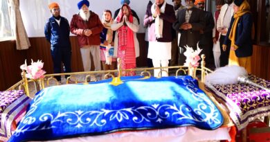 #VeerBalDiwas: “शौर्य और धर्म की रक्षा का अतुलनीय अध्याय”—नैनीताल गुरुद्वारे में CM धामी ने टेका माथा; साहिबजादों के बलिदान को किया नमन