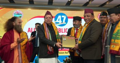 उत्तराखंड का गौरव: सुशासन में उत्कृष्टता के लिए बंशीधर तिवारी को राष्ट्रीय सम्मान; CM धामी ने किया सम्मानित, प्रशासनिक दक्षता को मिली राष्ट्रीय पहचान