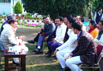 उत्तराखंड अधिकारी कर्मचारी शिक्षक मोर्चा के पदाधिकारियों ने मुख्यमंत्री धामी से की भेंट