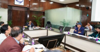 मुख्य सचिव ने राजस्व के लंबित प्रकरणों को प्राथमिकता के आधार पर निपटाने के दिए निर्देश