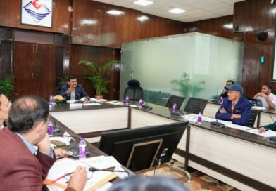 मुख्य सचिव ने राजस्व के लंबित प्रकरणों को प्राथमिकता के आधार पर निपटाने के दिए निर्देश