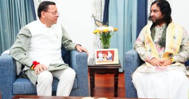 मुख्यमंत्री पुष्कर सिंह धामी से मिले प्रसिद्ध कथा वाचक एवं आध्यात्मिक गुरु देवकीनंदन ठाकुर