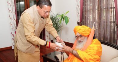 सीएम धामी से केदारनाथ धाम के रावल भीमाशंकर लिंग ने की शिष्टाचार भेंट, चारधाम यात्रा का लिया फीडबैक
