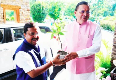 मुख्यमंत्री पुष्कर सिंह धामी ने भाजपा के राष्ट्रीय अध्यक्ष नितिन नवीन का सीएम आवास में किया स्वागत