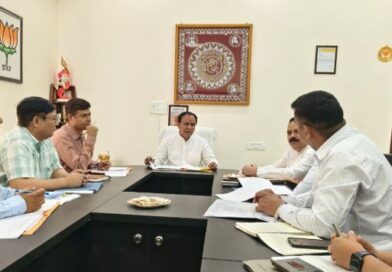 कैबिनेट मंत्री डाॅ. रावत ने कार्यदायी संस्थाओं को दिये निर्देश  कहा, जल जीवन मिशन के तहत पेयजल आपूर्ति हो सुनिश्चित