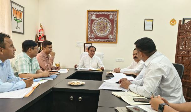 कैबिनेट मंत्री डाॅ. रावत ने कार्यदायी संस्थाओं को दिये निर्देश  कहा, जल जीवन मिशन के तहत पेयजल आपूर्ति हो सुनिश्चित