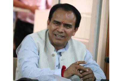 स्वामी विवेकानंद ई-पुस्तकालय योजना के तहत छात्रों को मिलेगी डिजिटल पुस्तकें – डाॅ. धन सिंह रावत