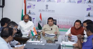 मुख्यमंत्री पुष्कर सिंह धामी ने केंद्रीय मंत्री नितिन गड़करी की अध्यक्षता में आयोजित बैठक में किया प्रतिभाग