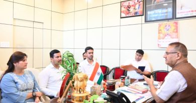 कैबिनेट मंत्री गणेश जोशी ने भिलाडू में प्रस्तावित स्टेडियम के निर्माण को लेकर खेल विभाग, वन विभाग एवं पेयजल निगम के अधिकारियों के साथ की समीक्षा बैठक