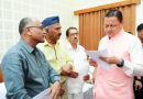 मुख्यमंत्री पुष्कर सिंह धामी ने मुख्यमंत्री कैंप कार्यालय स्थित मुख्य सेवक सदन में विभिन्न क्षेत्रों से आए लोगों की सुनी समस्याएं