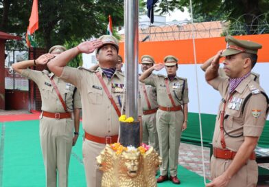 80वें स्वतंत्रता दिवस पर देहरादून पुलिस लाइन में गूंजा राष्ट्रभक्ति का स्वर: SSP ने किया ध्वजारोहण, शहीदों को किया नमन