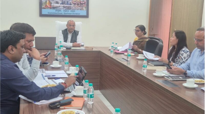 तय समय में सड़कें गड्ढामुक्त न होने पर गढ़वाल आयुक्त सख्त, निर्माणदायी संस्थाओं को एक दिन का अल्टीमेटम