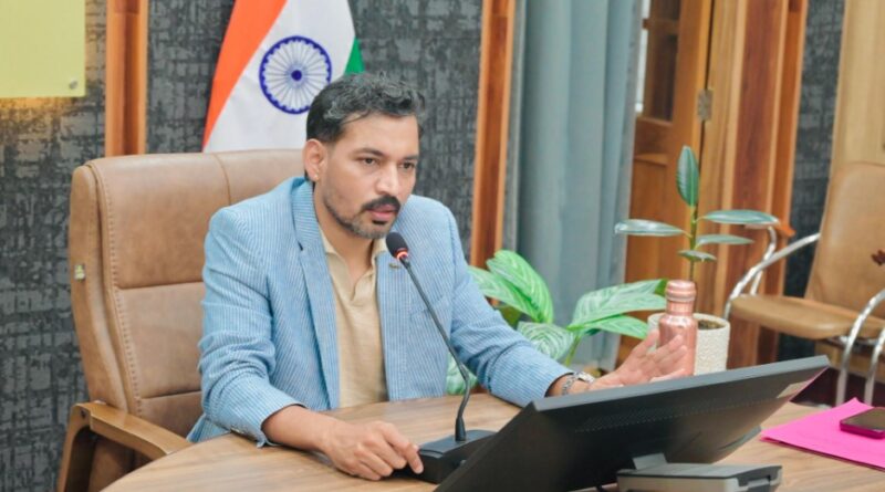 उचित दर दुकानों पर साफ-सफाई और गुणवत्तापूर्ण खाद्यान्न वितरण सुनिश्चित करें अधिकारी-डीएम