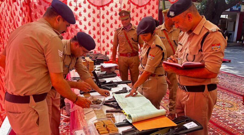 अभिलेखों, शस्त्रों, सीसीटीवी प्रणाली और आपदा प्रबंधन उपकरणों की जांच, पुलिसकर्मियों को जनसेवा और जन-पुलिस समन्वय मजबूत करने की हिदायत