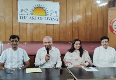 “मजबूत मन कमजोर शरीर को भी संभाल सकता है”: विश्व मानसिक स्वास्थ्य दिवस पर देहरादून में मीडिया कर्मियों के लिए आर्ट ऑफ लिविंग का विशेष ध्यान सत्र